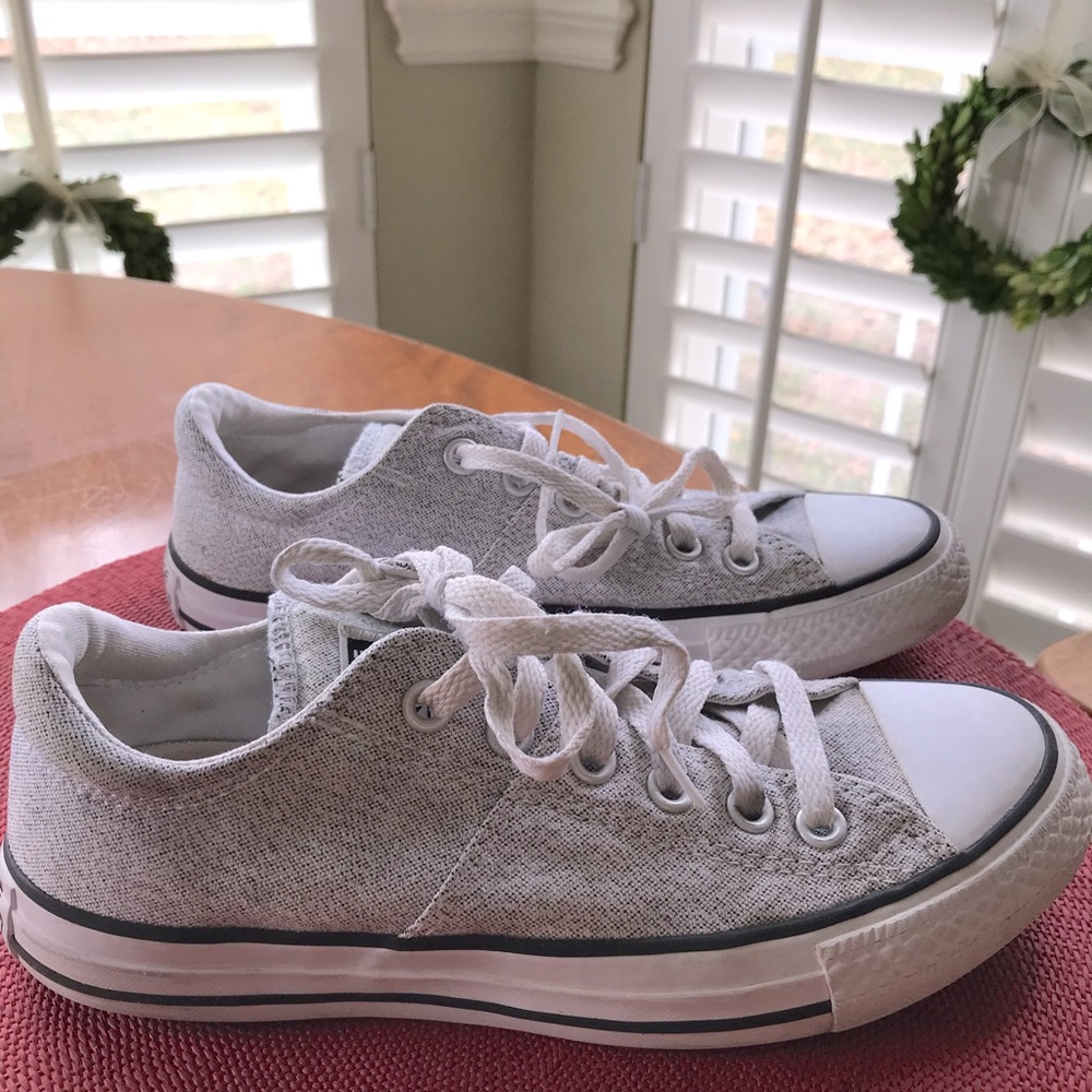 Converse tennis shoes